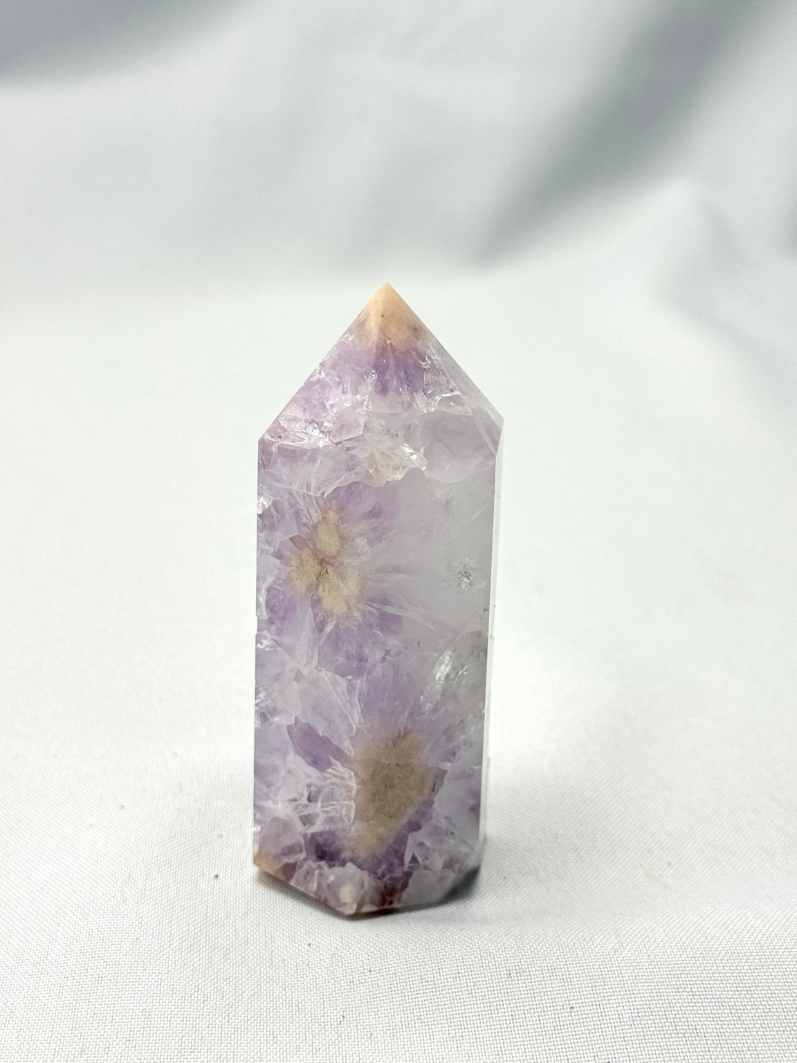 Pinker Amethyst-Turm mit Blütenachat
